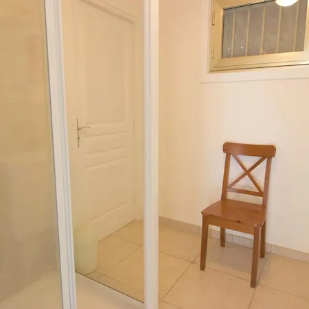 - 8 Personnes - Piscine - Parking Antibes