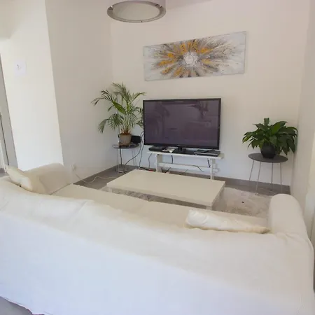 - 8 Personnes - Piscine - Parking * Antibes