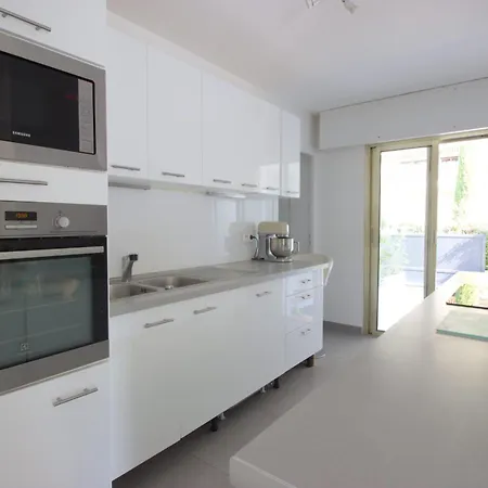 - 8 Personnes - Piscine - Parking Antibes