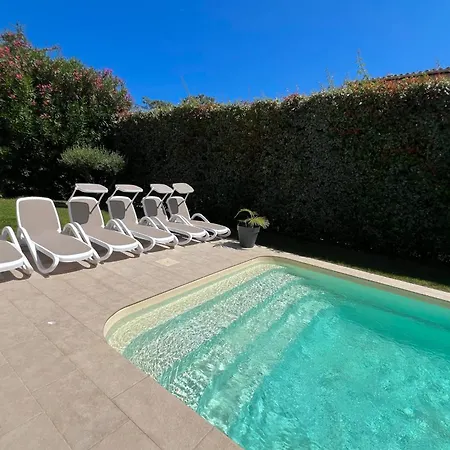 - 8 Personnes - Piscine - Parking