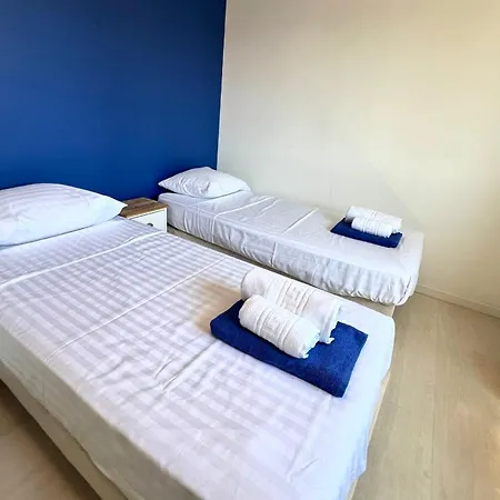 Villa - 8 Personnes - Piscine - Parking